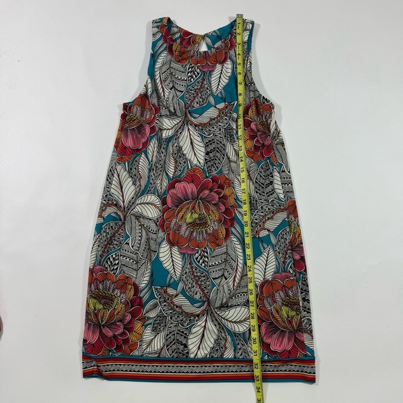 Trina Turk Macee Via Lola Print Dress - Picture 7 of 7